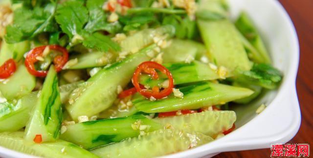 1714303838223.jpg 夏日里的清新滋味——凉拌黄瓜