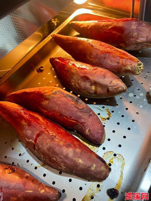 1714304049715.jpg 烤红薯:冬日里的暖心佳品