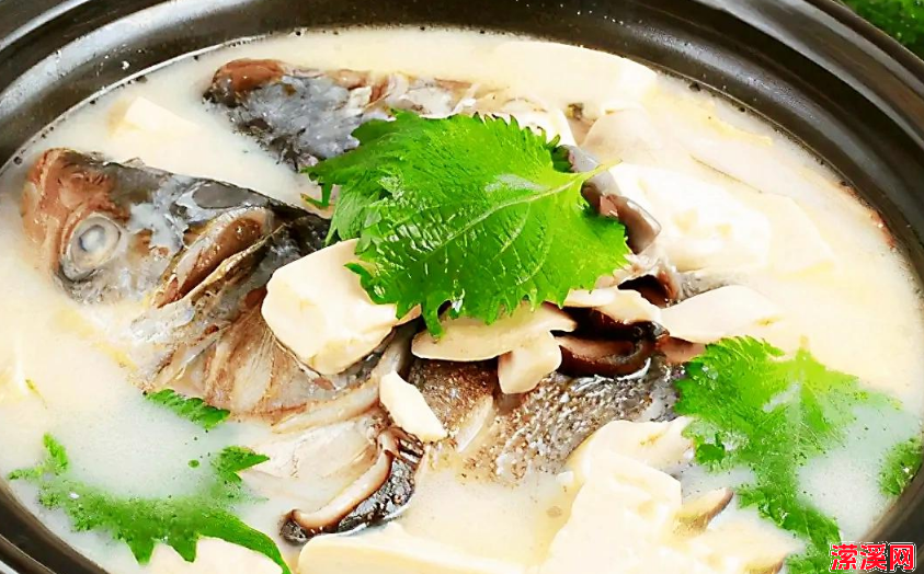 详细阅读:炖鱼汤的家常做法教程,鱼汤这样做更白更鲜美好喝 炖鱼汤的家常做法教程,鱼汤这样做更白更鲜美好喝