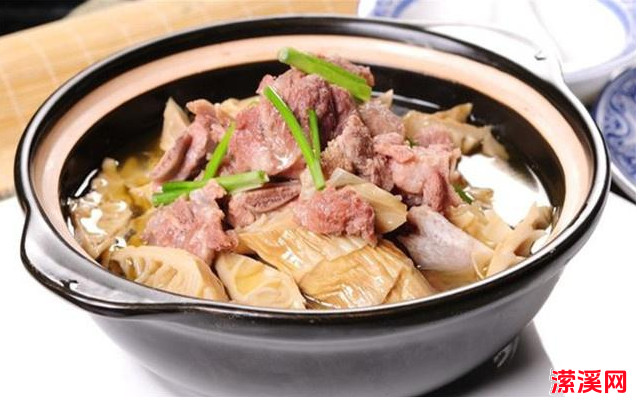 详细阅读:干竹笋炖排骨的正确方法,酱香浓郁的干竹笋排骨汤 干竹笋炖排骨的正确方法,酱香浓郁的干竹笋排骨汤