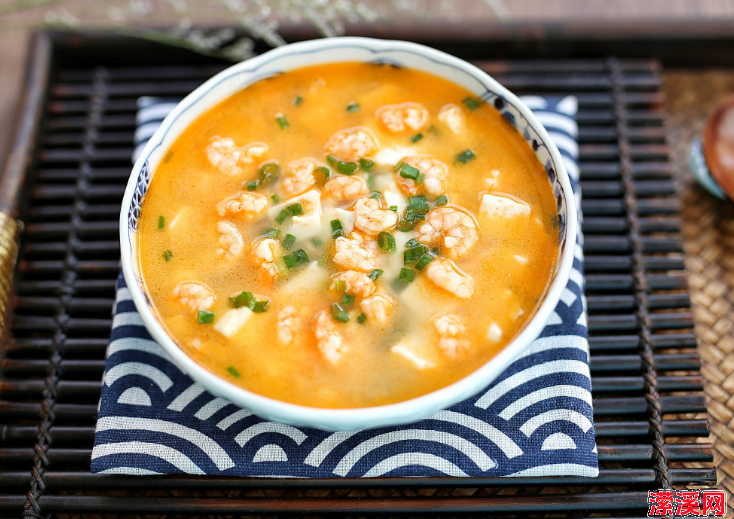 详细阅读:虾仁豆腐汤的做法,虾仁豆腐汤怎么做又鲜又入味 虾仁豆腐汤的做法,虾仁豆腐汤怎么做又鲜又入味