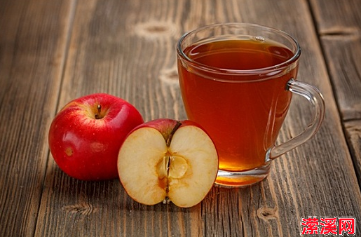 详细阅读:怎么煮苹果水好喝,教你用苹果煮甜汤淡淡又清香 怎么煮苹果水好喝,教你用苹果煮甜汤淡淡又清香