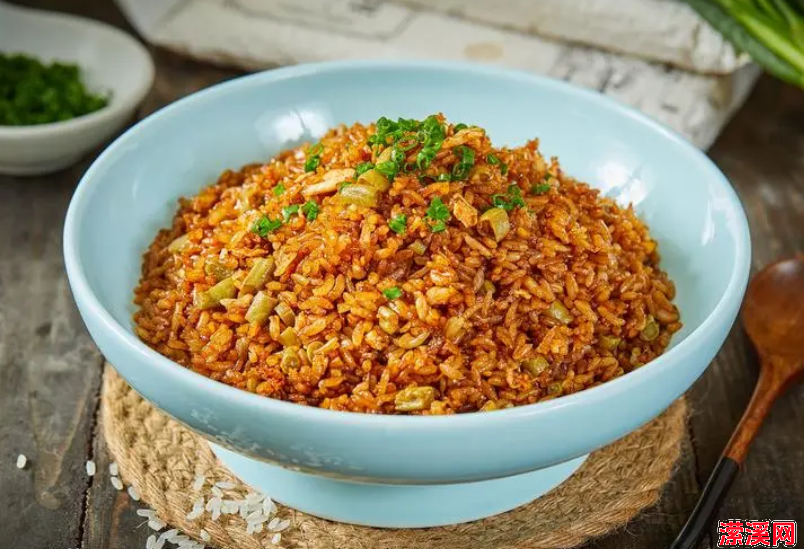酱油炒饭最正宗的做法，教你做简单快手的酱油炒饭