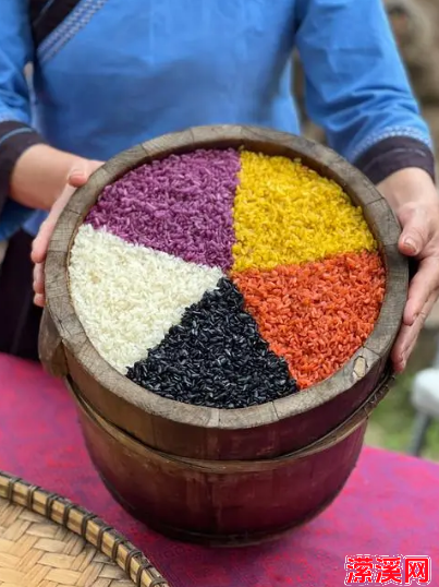 五色糯米饭怎么做好吃，传统五彩糯米饭的特色做法