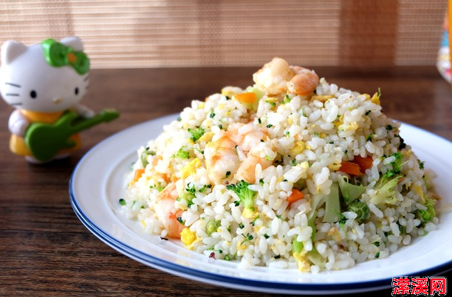 详细阅读:虾仁炒饭的做法大全,分享一道杂蔬虾仁炒饭的做法 虾仁炒饭的做法大全,分享一道杂蔬虾仁炒饭的做法