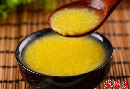 小米粥怎么煮才好喝不烂，记住3步小米粥香浓好喝米油厚