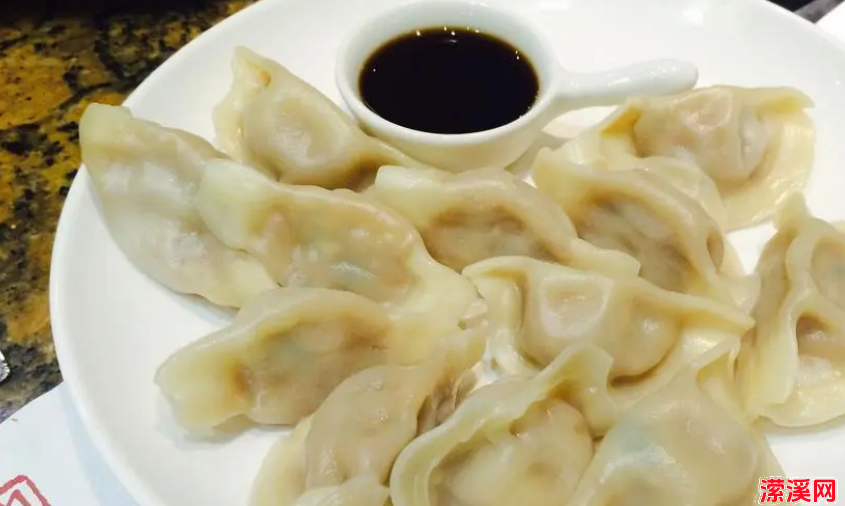 详细阅读:羊肉馅饺子的做法,羊肉饺子这样做味道口感一级棒 羊肉馅饺子的做法,羊肉饺子这样做味道口感一级棒