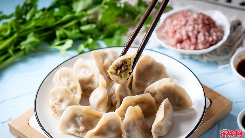 洋葱猪肉馅饺子怎么调好吃，洋葱猪肉饺的家常做法