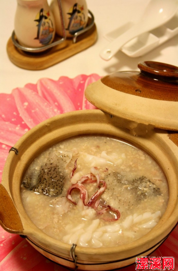 鱿鱼粥的做法大全，鱿鱼粥这样做简直是人间美味