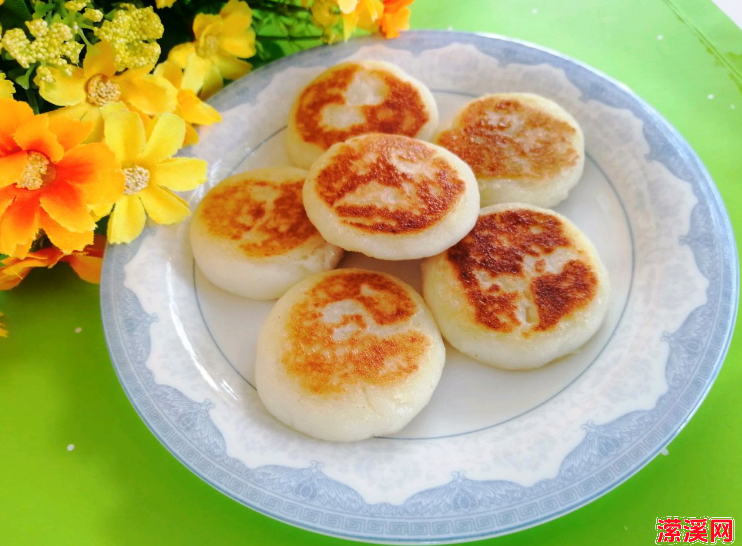 糯米粉怎么做煎饼好吃，糯米早餐饼软软糯糯甜而不腻