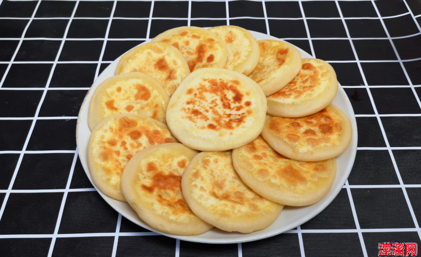 详细阅读:糖饼的家常做法大全,5分钟教你孩子最喜欢的烫面糖饼 糖饼的家常做法大全,5分钟教你孩子最喜欢的烫面糖饼