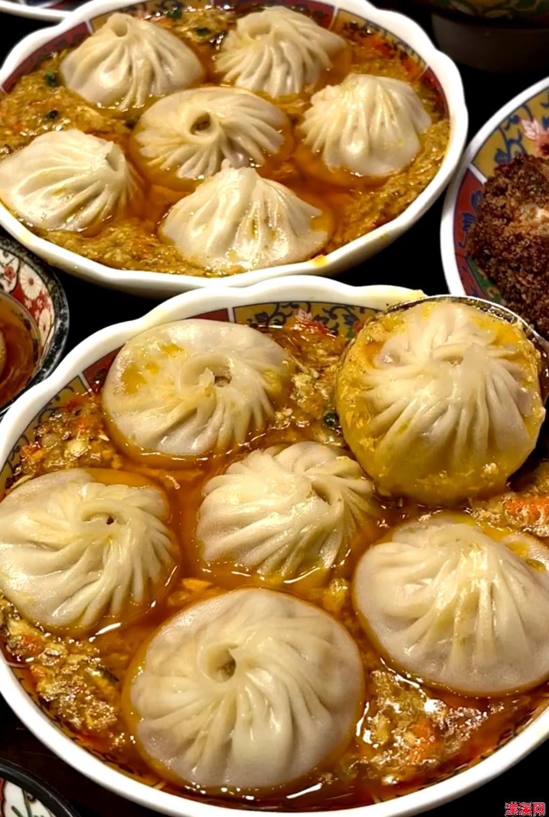 详细阅读:上海小笼包:蒸汽缭绕的鲜美滋味 上海小笼包:蒸汽缭绕的鲜美滋味