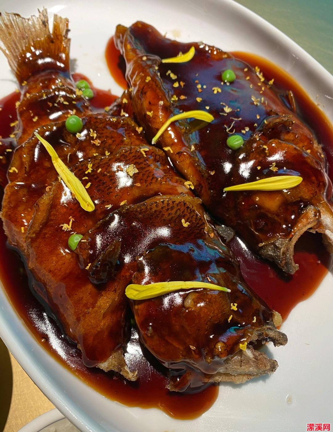 杭州西湖醋鱼：细嫩滑爽的江南美味