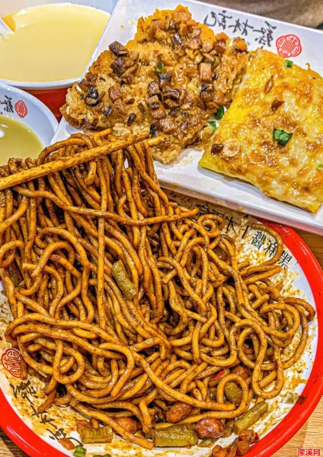 详细阅读:武汉风味:热干面,早餐的经典之选 武汉风味:热干面,早餐的经典之选