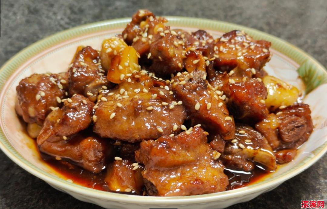 详细阅读:酸甜可口的酸梅排骨,肉质鲜嫩回味无穷 酸甜可口的酸梅排骨,肉质鲜嫩回味无穷