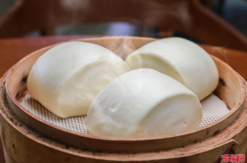 详细阅读:老面怎么制作馒头,蓬松暄软的老面馒头做法 老面怎么制作馒头,蓬松暄软的老面馒头做法