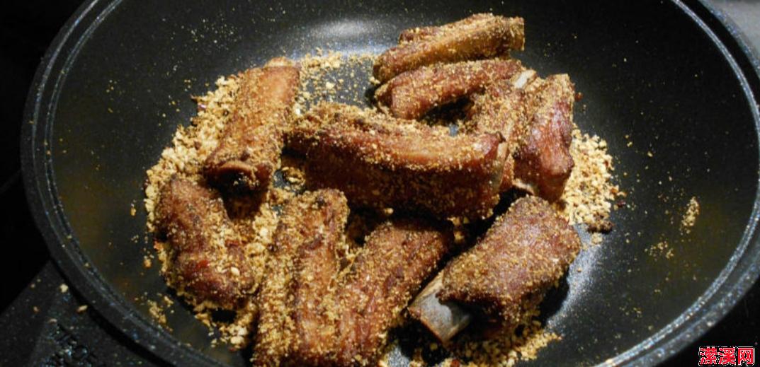 详细阅读:金黄酥脆蒜香排骨,家常美味经典菜肴 金黄酥脆蒜香排骨,家常美味经典菜肴