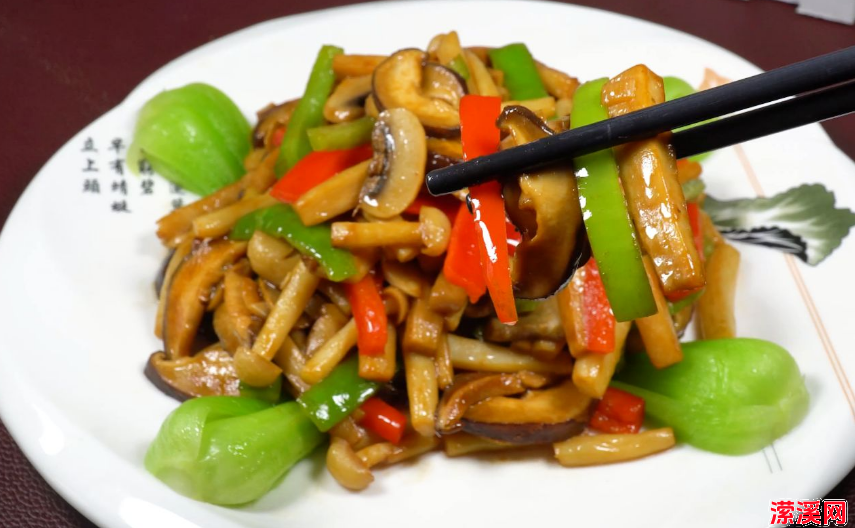 详细阅读:炒菌菇到底要不要焯水,厨师长教你正确做法,炒出的菌菇鲜嫩营养 炒菌菇到底要不要焯水,厨师长教你正确做法,炒出的菌菇鲜嫩营养