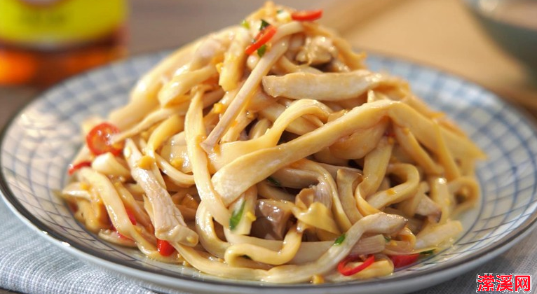 详细阅读:手撕杏鲍菇、素炒三丝、糖醋豆腐、蛋黄焗南瓜的做法 手撕杏鲍菇、素炒三丝、糖醋豆腐、蛋黄焗南瓜的做法