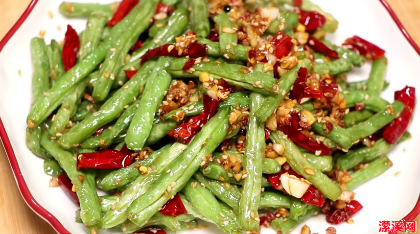 解馋好吃的干煸豆角，做法简单，焦香美味