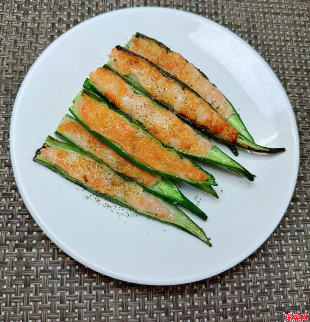 秋葵酿虾滑，美味鲜香健康营养。