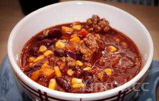 酱香浓郁的酱香排骨，肉质鲜嫩的美味佳肴