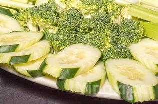 怎样腌制腊八蒜更绿,怎样做腊八蒜才能绿(怎样腌制腊八蒜又脆又绿)