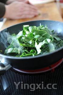 老醋花生这样做太好吃了,老醋花生的家庭做法