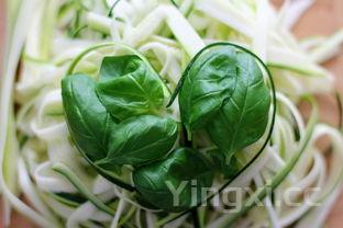 蒜蓉炒菜心学会后,炒出来的菜心嫩绿而不发黄