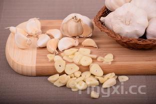 腌蒜的做法 大全集窍门,腌蒜的做法详细步骤