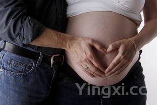 怀孕初期吃什么补充营养妈妈刚生完宝宝第一时间吃什么，怀孕初期吃什么补充营养