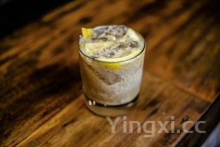 哪些白酒挂杯明显?探寻挂杯背后的白酒品质密码