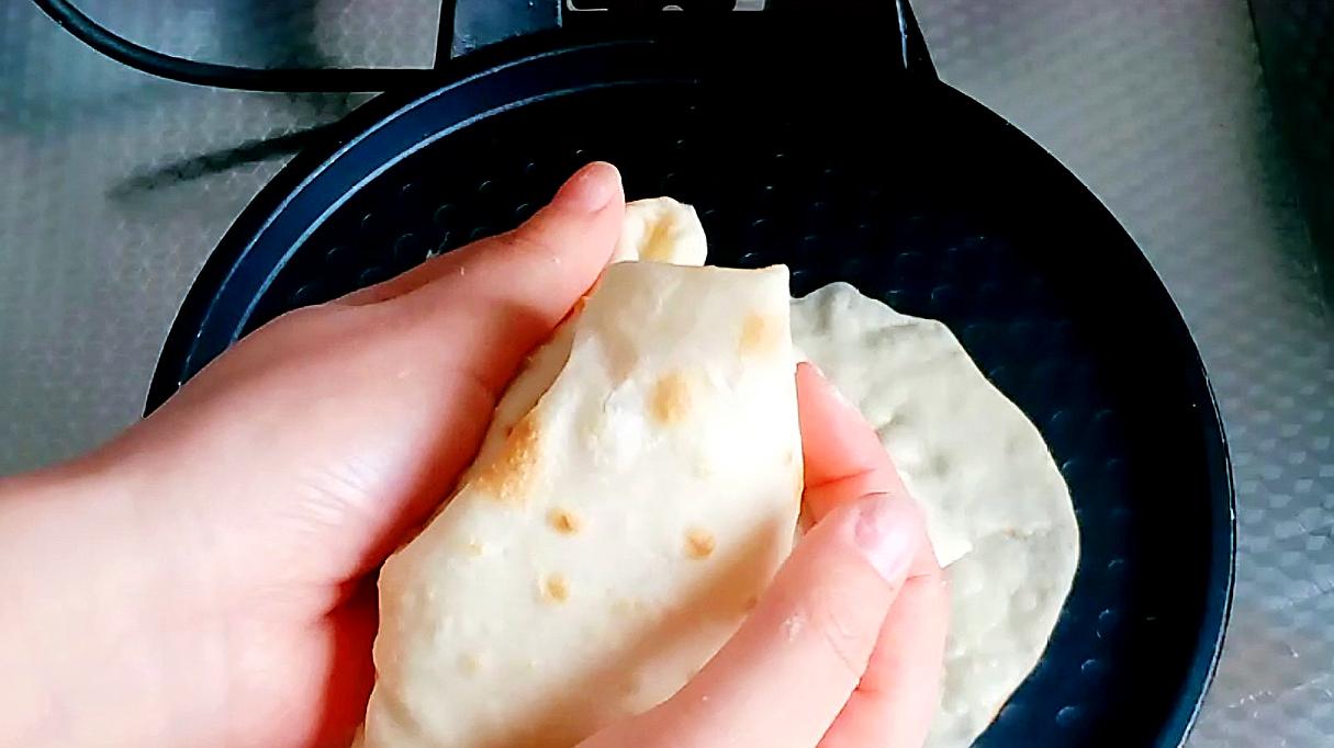 春饼怎么做的过程简单,春饼怎么做的过程